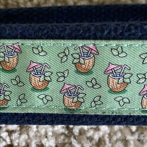 Vineyard Vines Men’s belt coconut drink size 40